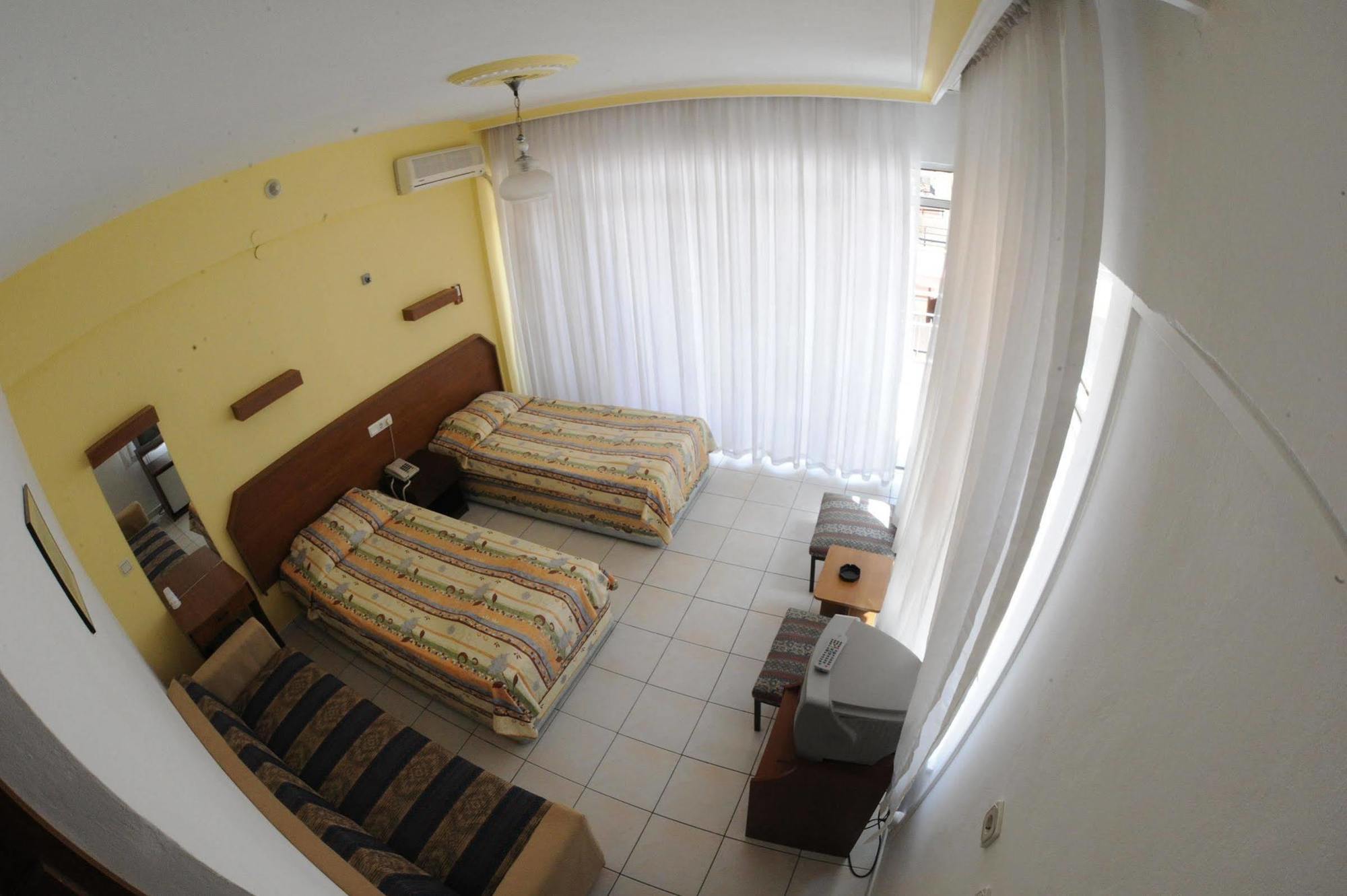 Hotell Kleopatra Bebek 2*